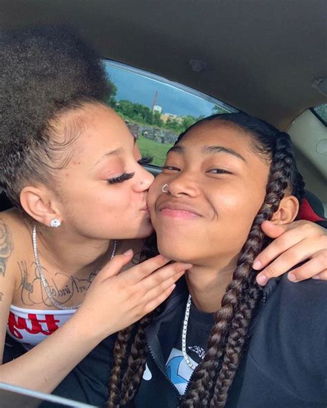 ᴛʜᴇᴏғғɪᴄɪᴀʟᴀɴɢɪᴇ🧚🏾‍♀️ Cute Lesbian Couples Black Love Couples Girlfriend Goals