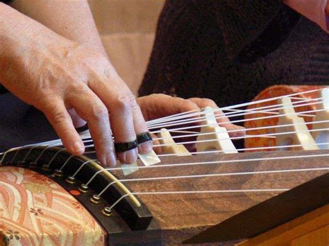 Alat musik ini merupakan jenis alat musik tiup yang dibuat dari alat musik ini dimainkan dengan cara dipukul. 10 Alat Musik Tradisional Jepang yang Mesti Diketahui