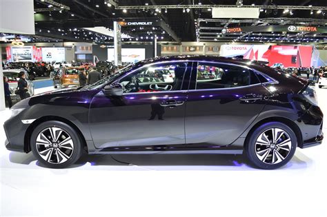 Soekarno no.168, dusun i, madegondo, kec. Honda-Civic-Hatchback-side-at-the-BIMS-2017 | AutonetMagz ...
