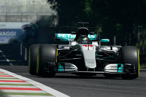 Toto rozhodnutí bylo oznámeno už 30. You can now drive Lewis Hamilton's 2017 F1 car in Gran Turismo Sport | Motoring Research