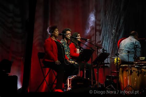 Rui veloso foi a minha porta de entrada para a música portuguesa. Rui Veloso com noite apoteótica no Campo Pequeno | arquivo ...