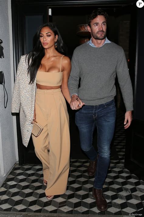 Солистка the pussycat dolls написала: Nicole Scherzinger et son nouveau compagnon Thom Evans ...