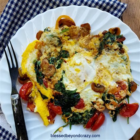 Quick And Healthy Egg And Veggie Skillet Breakfast