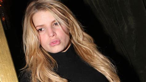 jessica simpson s ‘draining budget method after card declined at taco bell au