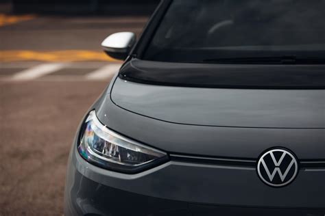 We are a luxury mobility company reimagining what a car can be. VW ID.3 verzeichnet mehr als 55.000 Bestellungen in 2020 ...