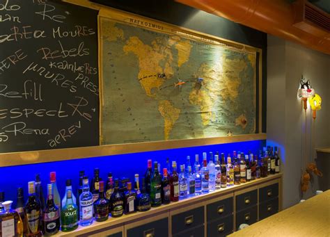 Viajar Simbólicamente A Otras Décadas Re Cafe Bar De Minas Kosmidis