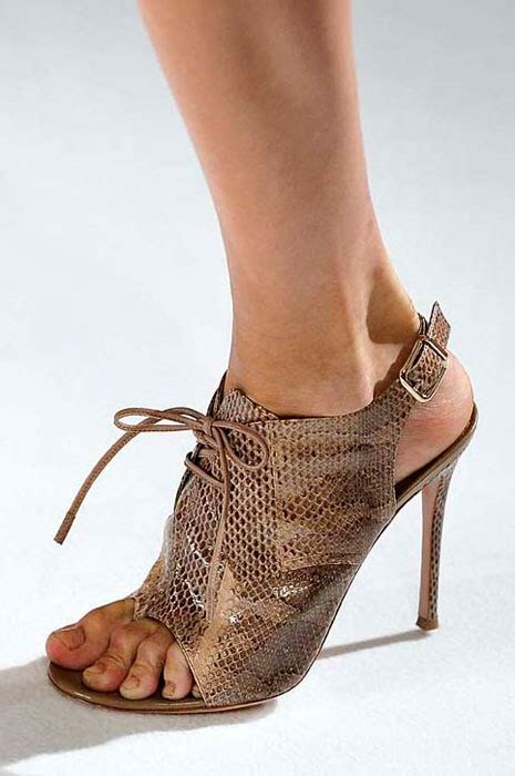 Spend the year in newness. 79 best images about UGLY FEET on Pinterest | Henna ...