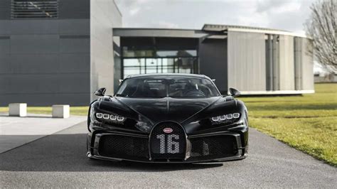 Bugatti Assembles 300th Chiron This Menacingly Black Pur Sport