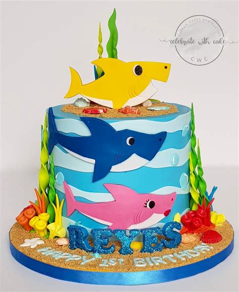 80 dicas que vão te encantar! Celebrate with Cake!: Baby Shark single tier Cake