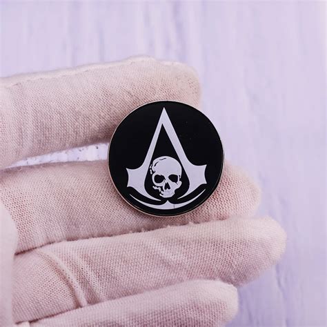 Assassins Creed Black Flag Pin Brooch Skull Gothic Badge Brooches
