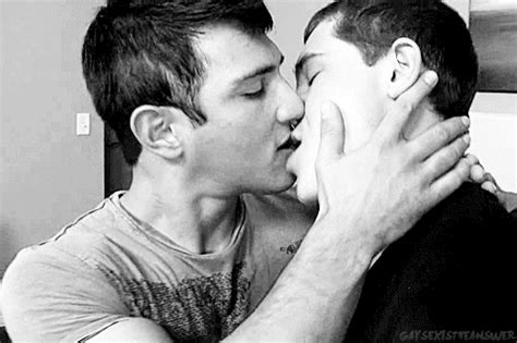 The Most Passionate Gay Kiss S Of 2014