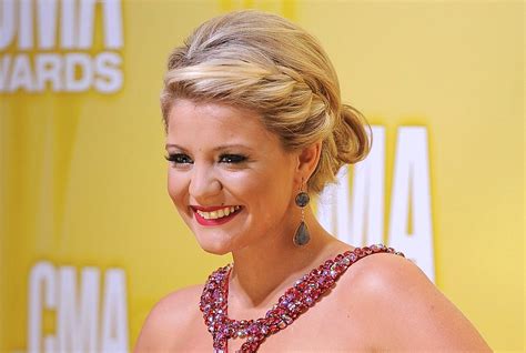Lauren Alaina Named One Of Countrys Most Beautiful Women