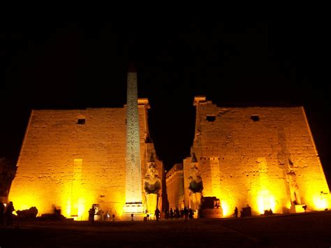 بالصور تعرف على اجمل معالم الاقصر المصرية مدينة ثلث آثار العالم سفاري نت