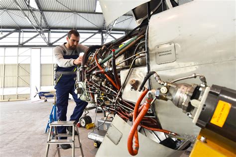 Aviation Maintenance Technician What Is It And How To Become One Ziprecruiter