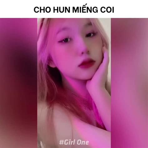 cho hun miếng đi mà 😁😘 by girl one facebook that moment you feel this sweet love now