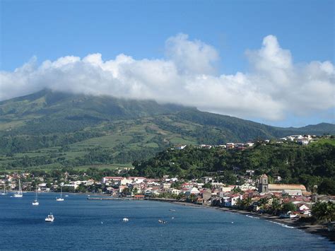 Martinique, island and overseas territorial collectivity of france, in the eastern caribbean sea. Martinica — Enciclopédia Latinoamericana