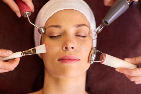Woman Having Hydradermie Facial Treatment In Spa Stock Image Image Of