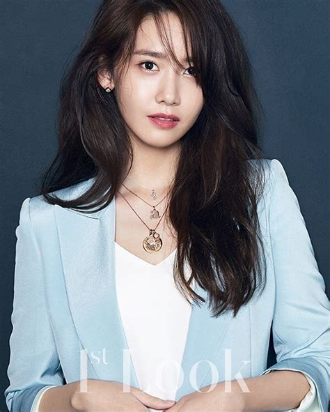 Snsd S Yoona Charms Fans Through 1st Look S December Issue