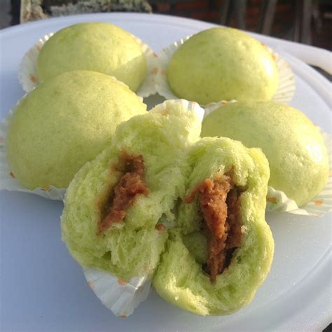 Journal Ibu Hanif: Bakpao pandan dengan isian kacang merah: lembut dan