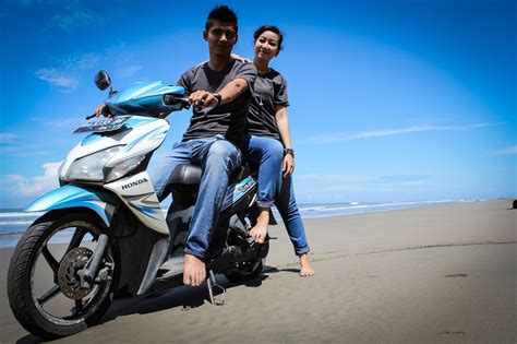 What are you waiting for? Prewedding Dengan Motor Cb - Memiliki kegemaran yang sama dalam motoran, poppy sovia dan oki ...