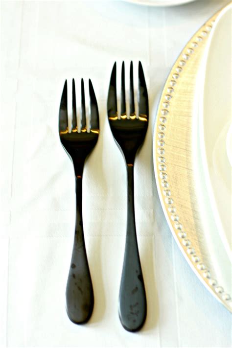 Informal table setting ideas resource list. How to Set an Informal Table - The Complete Savorist