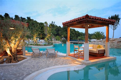 Which room amenities are available at centara grand beach resort phuket? Amfora, hvar grand beach resort picture gallery | Suncani ...