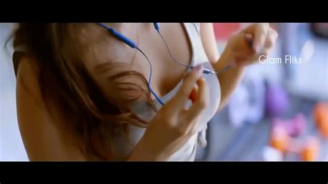 Kiara Advani Hot Intro Scene From The Movie Vinaya Videhya Rama XNXX COM