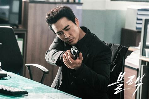 Song seung heon is a popular south korean actor who is instantly recognizable for his full, distinctive eyebrows and chiseled good looks. Black : drama coréen macabre avec Song Seung Heon ...