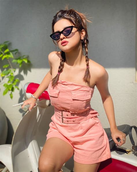 Avneet Kaur Birthday The Telly Star And Internet Sensation S Ultra Glam Looks Will Leave Every