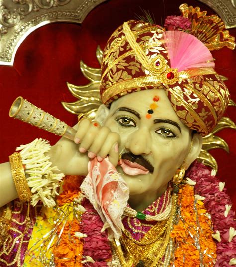 Gajanan maharaj aarti app a slideshow of mesmerizing images of his holiness sant shree gajanan maharaj from shegaon, this application enables all the devotees to… Hindu God Golden Temples, Indian Temples, Photo of Golden ...