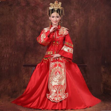 Generally speaking, the main color of the chinese traditional wedding is red, which is the color of happiness, auspiciousness, and festivity in. New Red traditional chinese wedding dress Qipao National ...