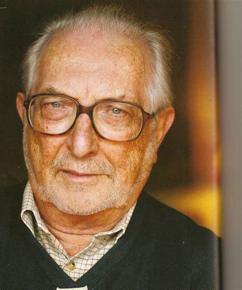 He is an actor, known for песчаная роза (1989), perfil (1978). Arpose: Pedro Tamen