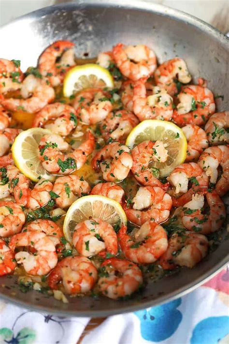 Succulent shrimp in the most delicious garlic butter and wine sauce drizzled with freshly squeezed lemon juice. Easy Shrimp Scampi Recipe {Ready in 10 Mins} - Spend With ...