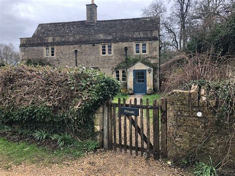 ロンリロンリ… 北斗の拳ジャパリまん味とは、けものフレンズと北斗の拳のコラボタグである。 welcome to the ジャパリパーク! ハリーポッター映画ロケ地 レイコック | Lifestyle Room