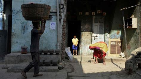 Photos Mumbai Slum Dwellers Wary Of Dharavi Redevelopment India News Photos Hindustan Times