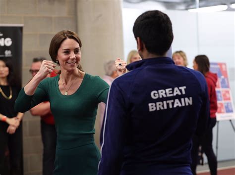 Kate Middleton Demuestra Que Las Deportivas Pueden Completar Un Look