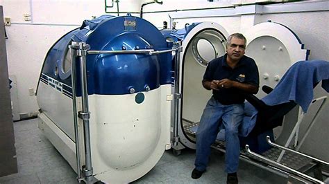 La medicina hiperbárica, también conocida como oxigenoterapia hiperbárica (ohb), es el uso médico del oxígeno puro al 100% en una cámara presurizada, llamada cámara hiperbárica , a presiones de 1.4 a 3.0 ata (atmósferas absolutas), según lo especificado por la uhms. CAMARAS HIPERBARICAS MODELOS - YouTube