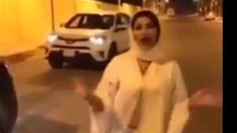 Saudi Woman Tv Reporters Indecent Dress Sparks Outrage Probe Begins World News Hindustan