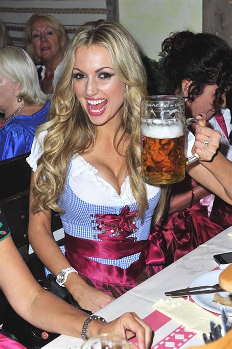 Oktoberfest Blonde Female Drinking Beer Oktoberfest Oktoberfest Woman Octoberfest Girls