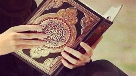 Gambar Muslimah Baca Al Quran Gambar Keren