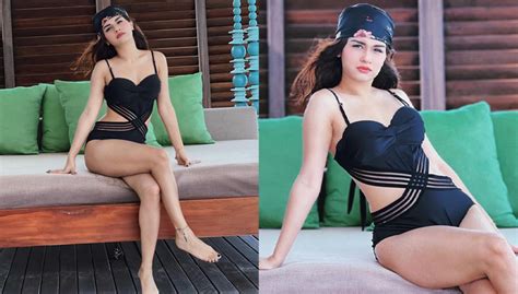 Avneet Kaur Looks Sizzling Hawt In A Sexy Black Swimsuit See Pics
