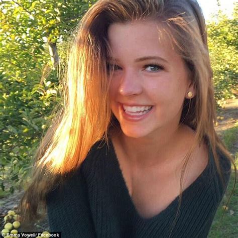 Dumped College Girl Finds New Skydiving Partner On Tinder Daily Mail