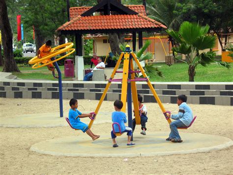 Taman Permainan Kanak Kanak Diancam Bahaya Ibu Bapa Wajib Pantau