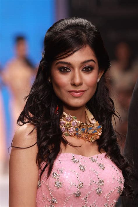 She impress everyone through her films, masti, main hoon na, deewar, heyy babyy, victory. Amrita Rao Biography, Wiki, Dob, Height, Weight, Sun Sign ...