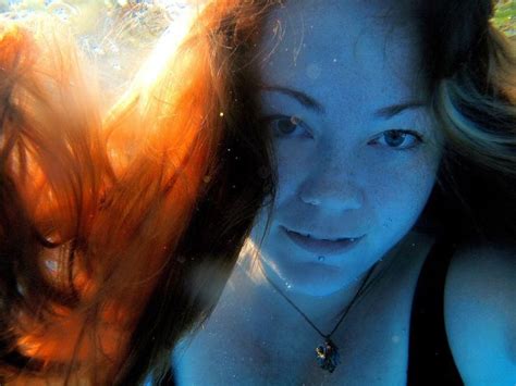 underwaterphotography selfportrait ginger jealousyjane jealousyjane freckles underwater