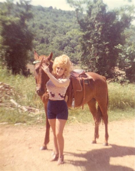 Dolly Parton 1970s Roldschoolcool