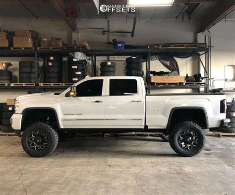 2018 Gmc Sierra 2500 Hd With 20x9 20 Fuel Assault And 37125r20 Toyo