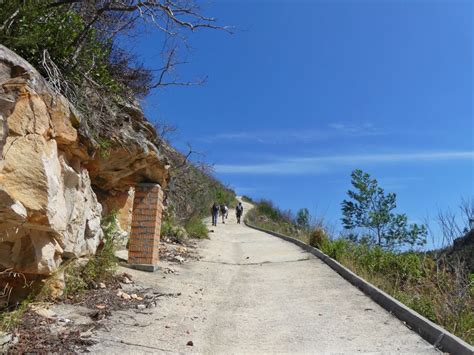 Chasing the Rainbow » Blog Archive » Hiking and Bouldering Van Stadens