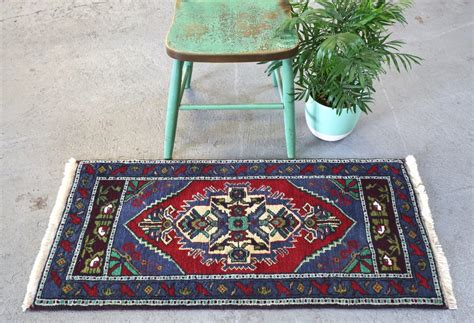 Semua karpet permadani yang dijual disini dibuat dari bahan berkualitas dengan material pilihan yang sudah melewati uji kelayakan dan pastinya awet dan tahan lama. Daftar Harga Karpet Permadani Bulan November 2018 - Harga ...