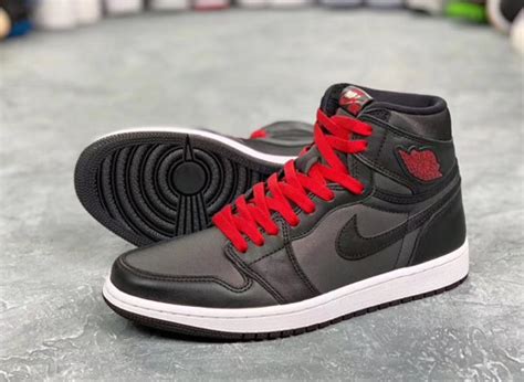 Novus is more than a motorcycle. NIKE｜光沢感のある "サテン生地" でアレンジした Air Jordan 1 Satin Black が登場!抽選まとめ